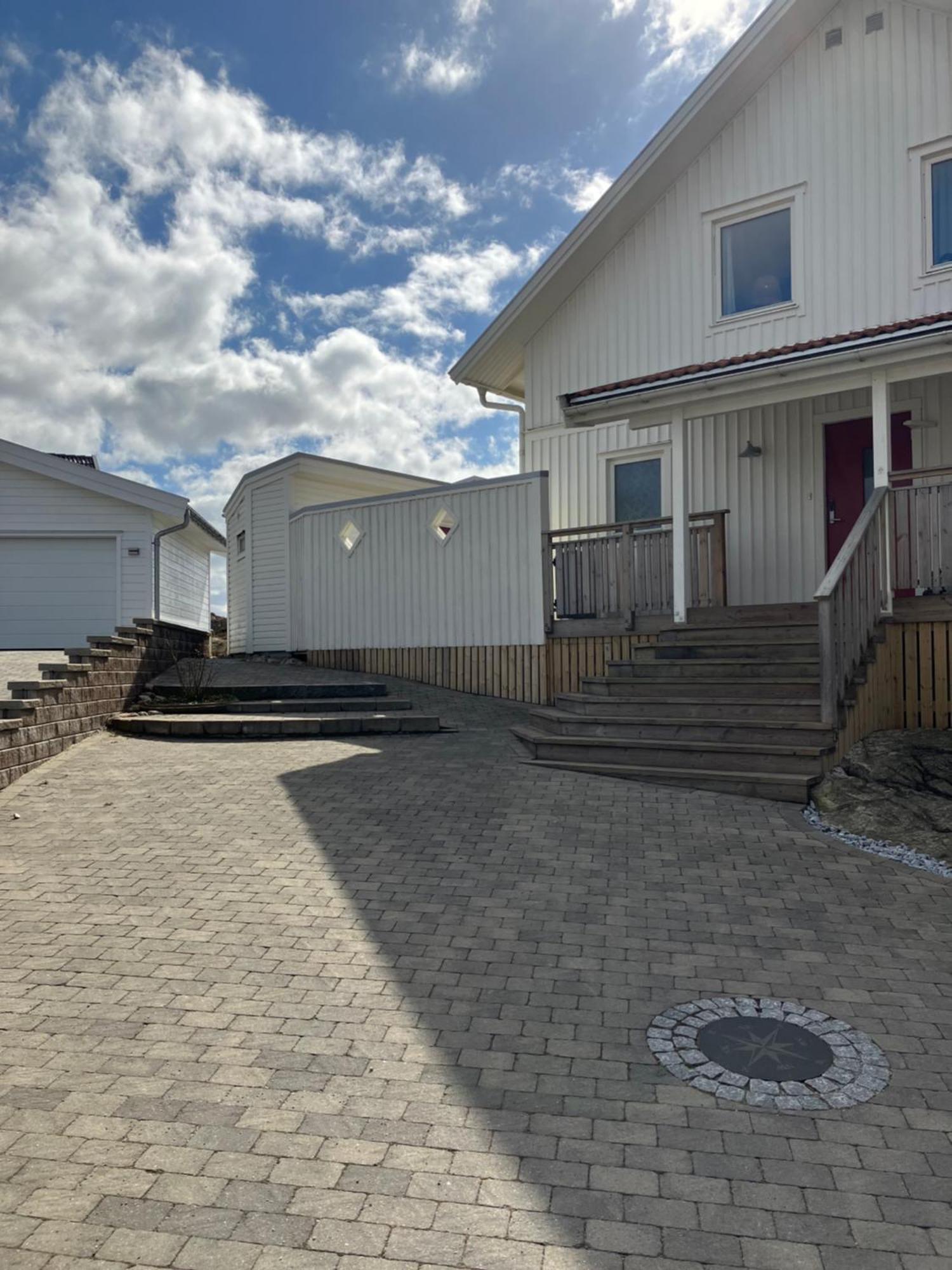 Eget Gaesthus I Vaestkustpaerlan Skaerhamn Skärhamn Exterior foto
